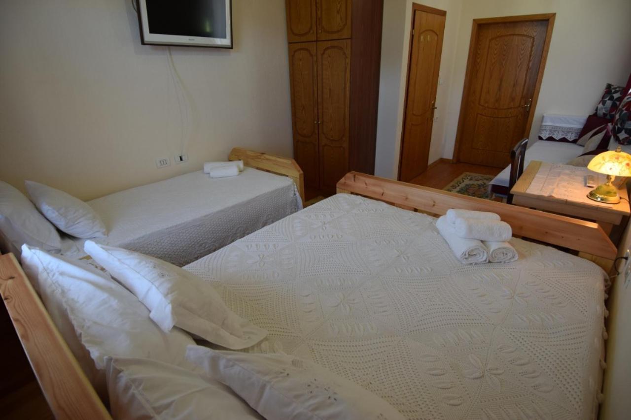 Hotel Brahimi Gjirokastër Екстериор снимка