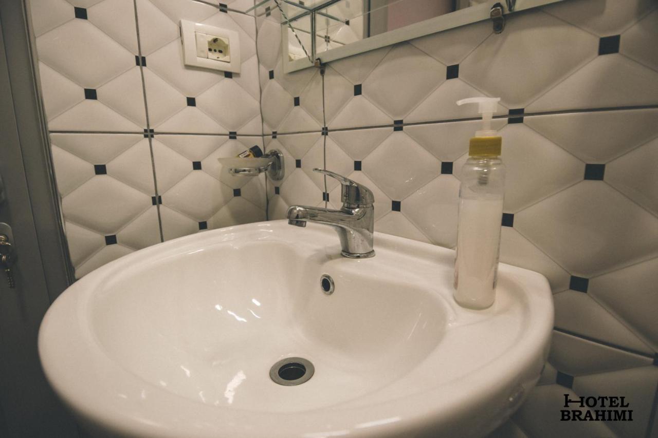 Hotel Brahimi Gjirokastër Екстериор снимка